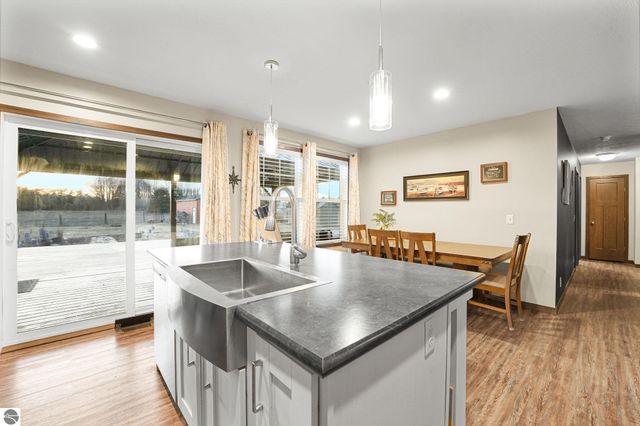 2082 S Mackinaw Trail, Cadillac, MI 49601