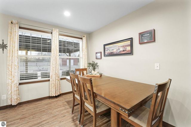 2082 S Mackinaw Trail, Cadillac, MI 49601