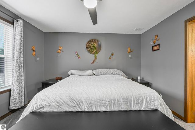 2082 S Mackinaw Trail, Cadillac, MI 49601