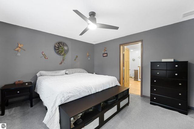 2082 S Mackinaw Trail, Cadillac, MI 49601