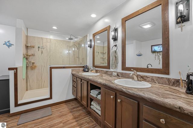 2082 S Mackinaw Trail, Cadillac, MI 49601