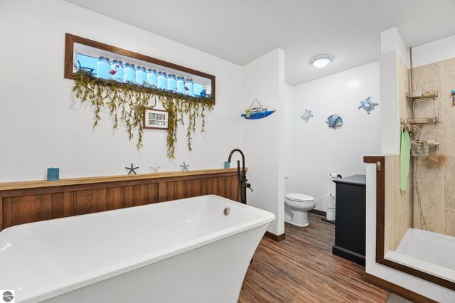 2082 S Mackinaw Trail, Cadillac, MI 49601