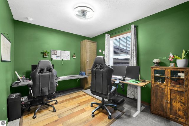 2082 S Mackinaw Trail, Cadillac, MI 49601