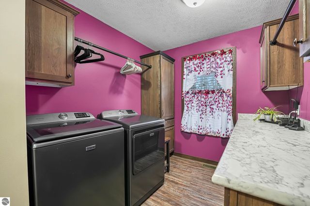 2082 S Mackinaw Trail, Cadillac, MI 49601