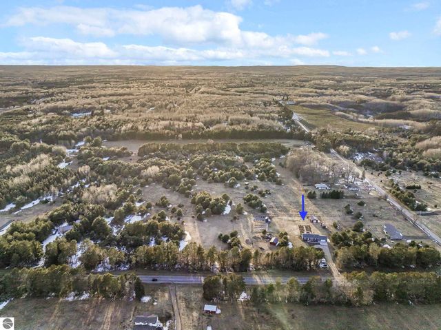 2082 S Mackinaw Trail, Cadillac, MI 49601