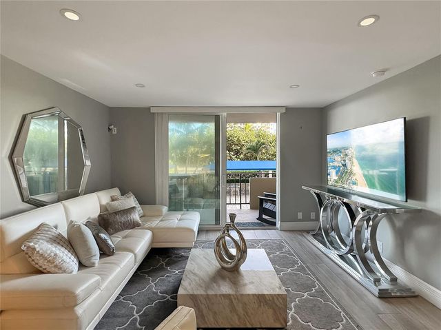 2000 S Ocean Boulevard LF, Lauderdale By The Sea, FL 33062