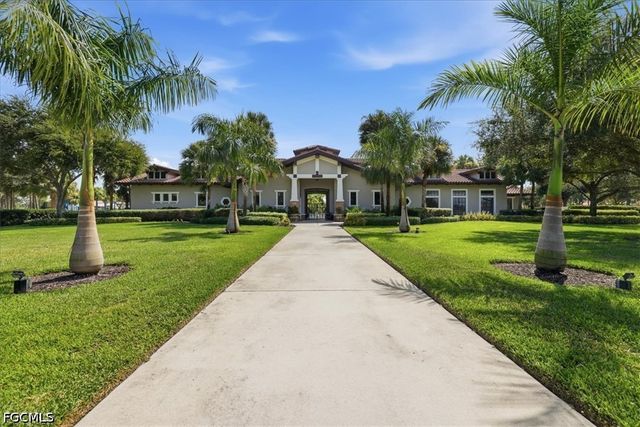 10120 Belcrest BLVD, Fort Myers, FL 33913