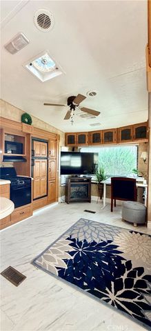 827 Deerwood Drive, San Jacinto, CA 92583