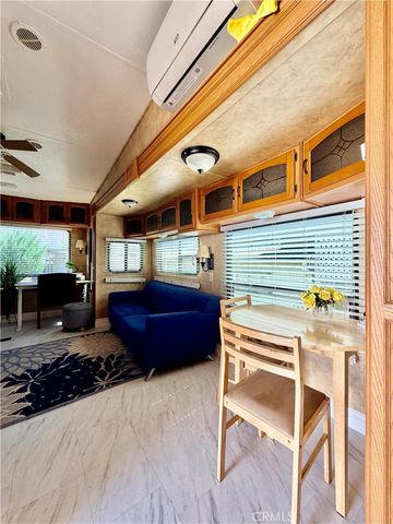 827 Deerwood Drive, San Jacinto, CA 92583