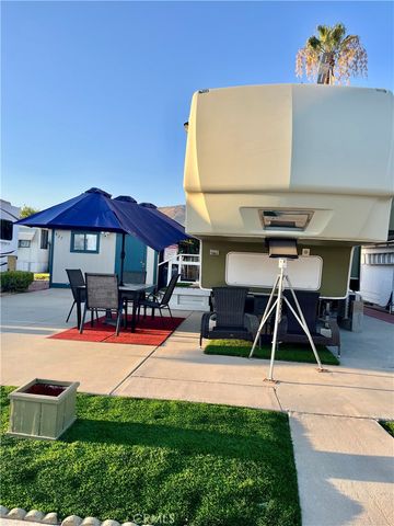827 Deerwood Drive, San Jacinto, CA 92583