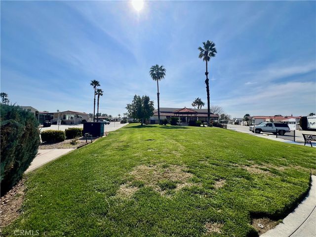 827 Deerwood Drive, San Jacinto, CA 92583