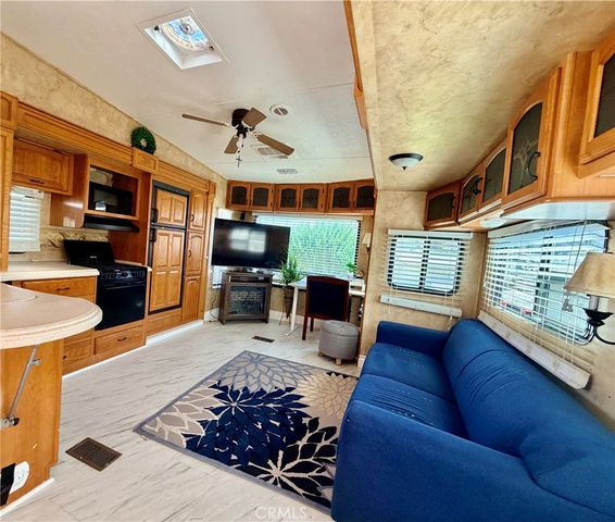 827 Deerwood Drive, San Jacinto, CA 92583