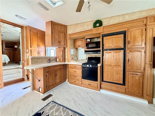 827 Deerwood Drive, San Jacinto, CA 92583