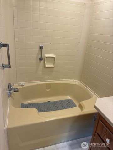 211 7th Street NE, Long Beach, WA 98631