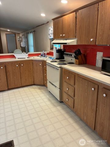 211 7th Street NE, Long Beach, WA 98631