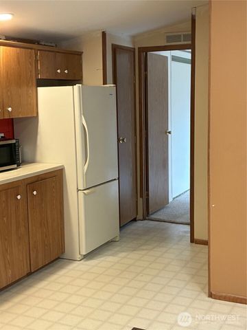 211 7th Street NE, Long Beach, WA 98631