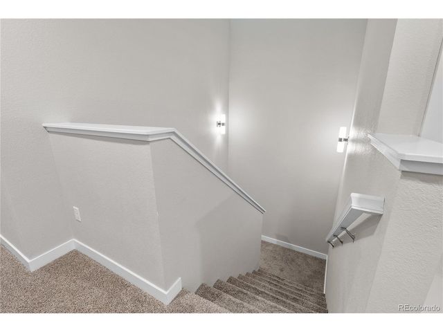 350 High Point Dr C103, Longmont, CO 80504