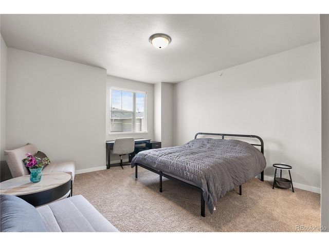 350 High Point Dr C103, Longmont, CO 80504