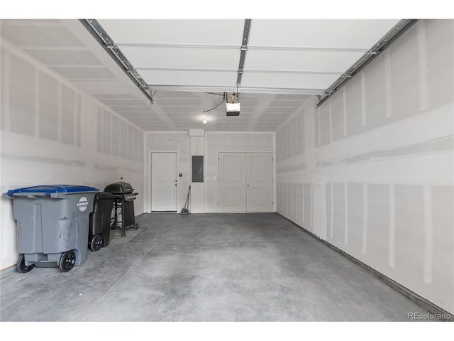 350 High Point Dr C103, Longmont, CO 80504