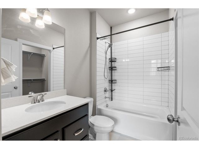 350 High Point Dr C103, Longmont, CO 80504