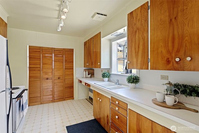 4812 SW Stevens Street, Seattle, WA 98116