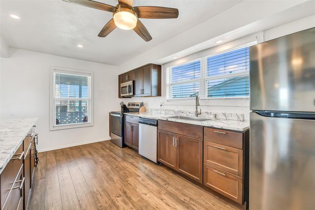 16725 Edward Teach Road, Jamaica Beach, TX 77554