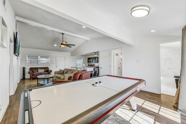 16725 Edward Teach Road, Jamaica Beach, TX 77554