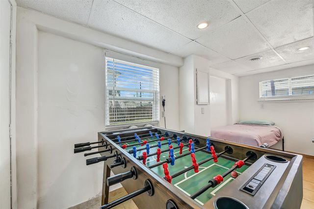 16725 Edward Teach Road, Jamaica Beach, TX 77554