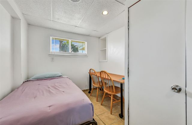 16725 Edward Teach Road, Jamaica Beach, TX 77554