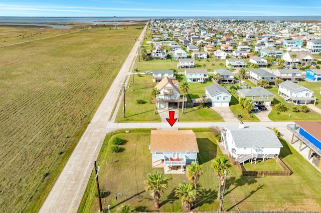 16725 Edward Teach Road, Jamaica Beach, TX 77554