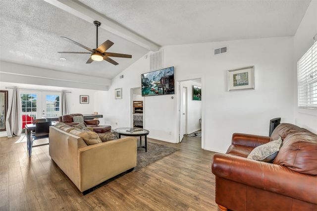 16725 Edward Teach Road, Jamaica Beach, TX 77554