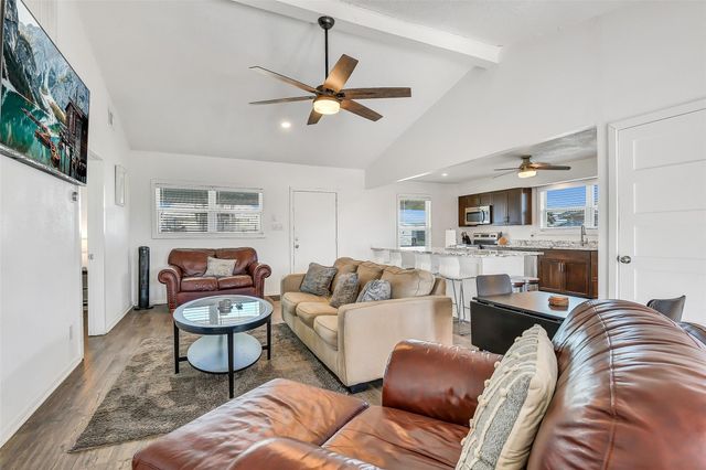 16725 Edward Teach Road, Jamaica Beach, TX 77554