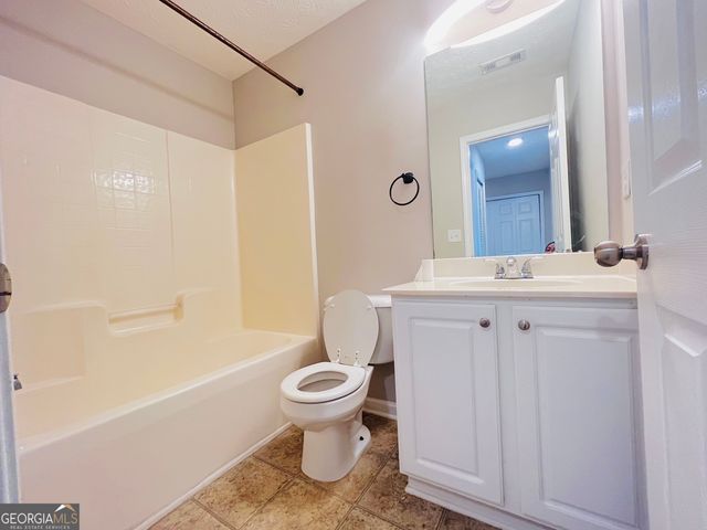 6505 Above Tide Place, Flowery Branch, GA 30542