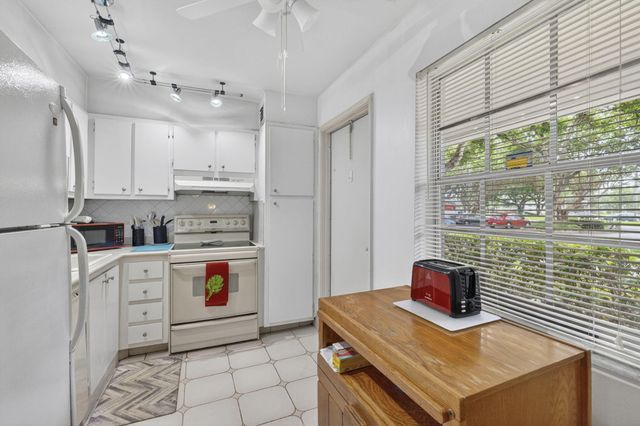 3000 S Course Drive 103, Pompano Beach, FL 33069
