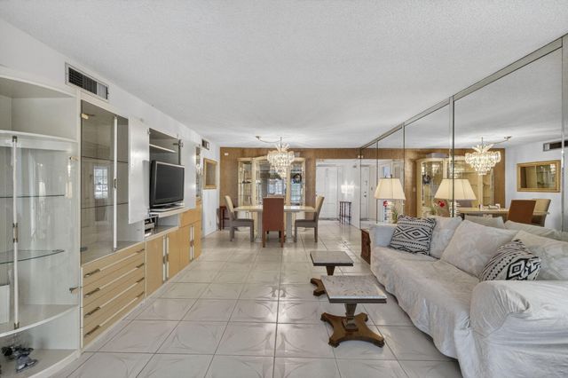 3000 S Course Drive 103, Pompano Beach, FL 33069