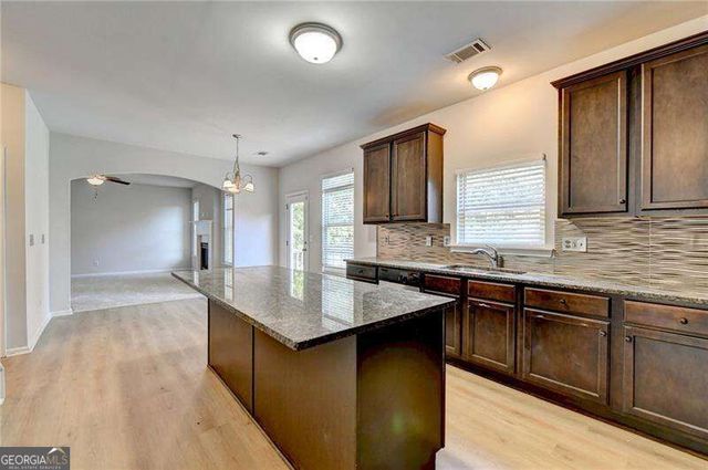 6331 Salinger Court SE, Mableton, GA 30126