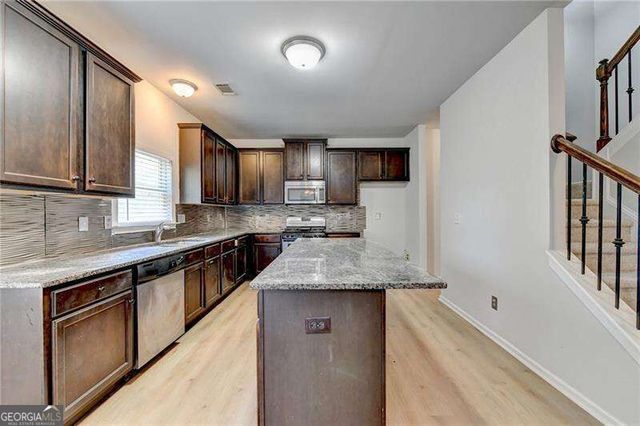 6331 Salinger Court SE, Mableton, GA 30126