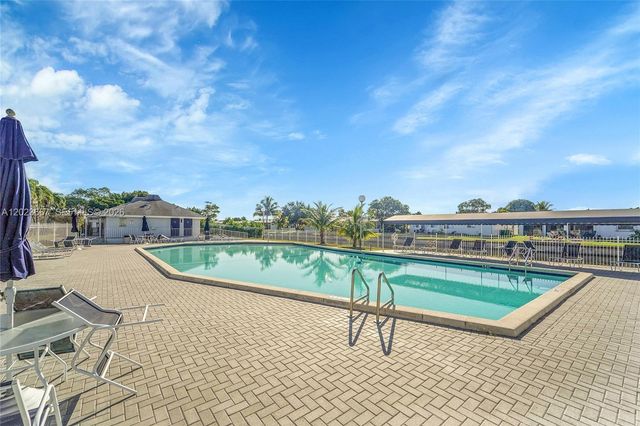 8405 NW 61st Street D207, Tamarac, FL 33321