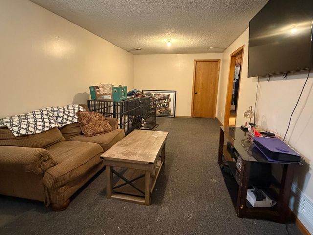 6119 Red Fox Run, North Branch, MN 55056