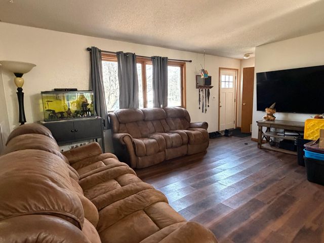 6119 Red Fox Run, North Branch, MN 55056