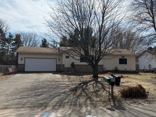 6119 Red Fox Run, North Branch, MN 55056