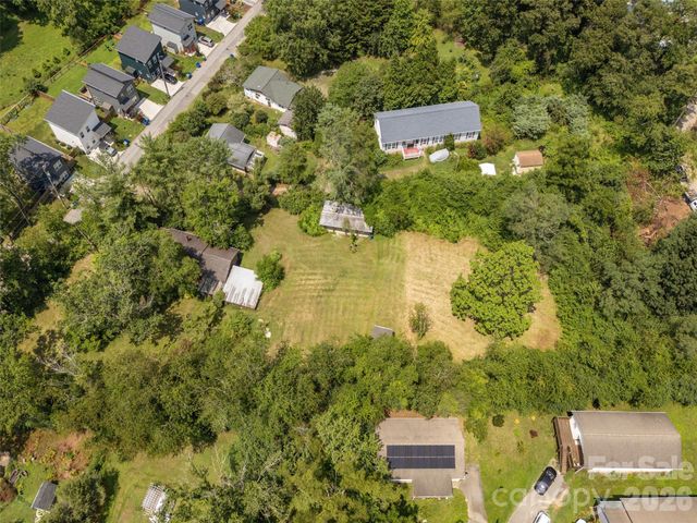 11 Cub Road 4, Asheville, NC 28806