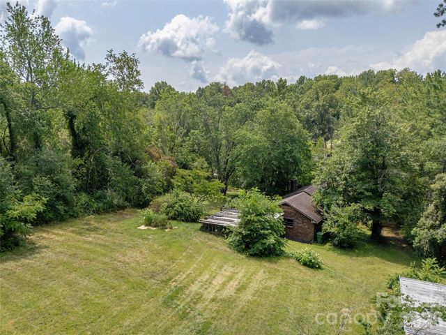 11 Cub Road 4, Asheville, NC 28806