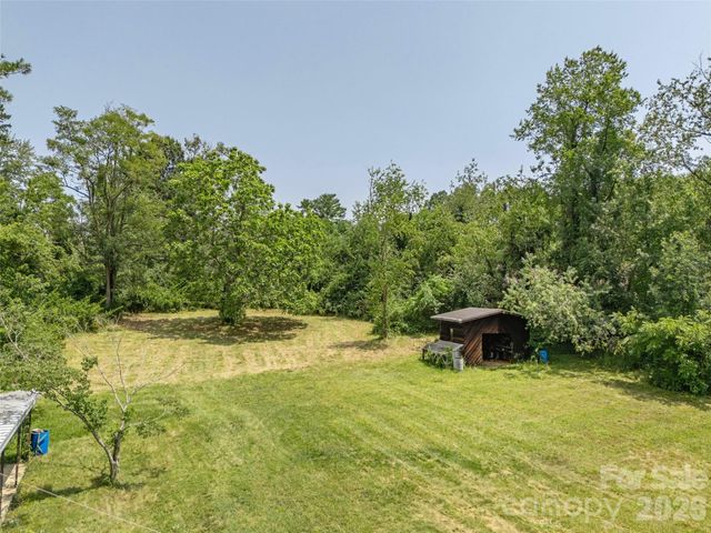 11 Cub Road 4, Asheville, NC 28806
