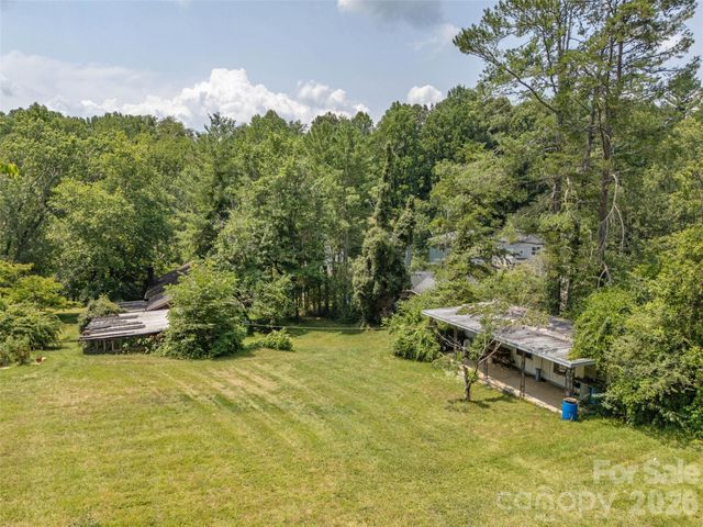 11 Cub Road 4, Asheville, NC 28806