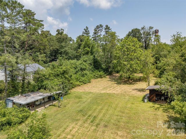 11 Cub Road 4, Asheville, NC 28806