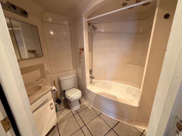 215 La Vida Nueva Del Oeste SW, Albuquerque, NM 87105