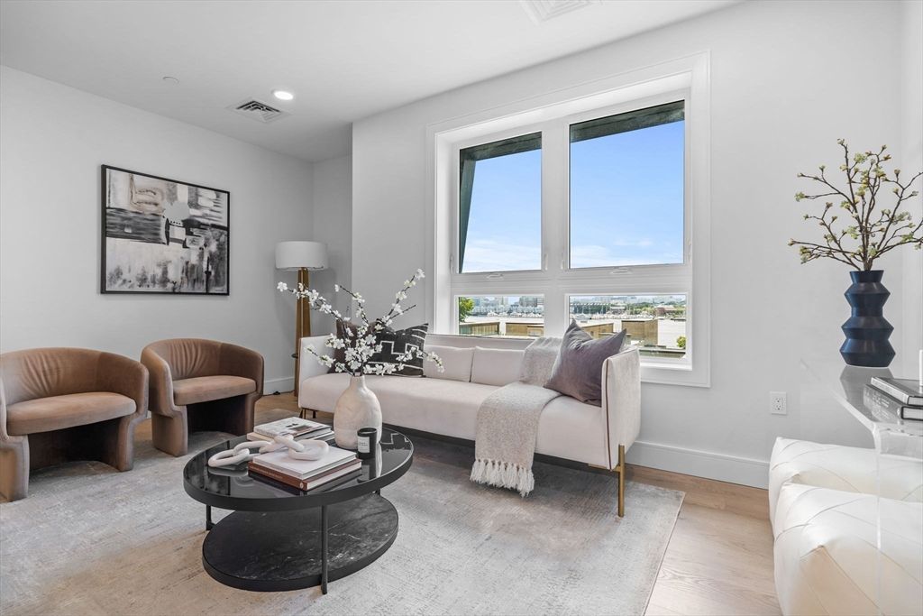 301 Border Street 513, Boston, MA 02128