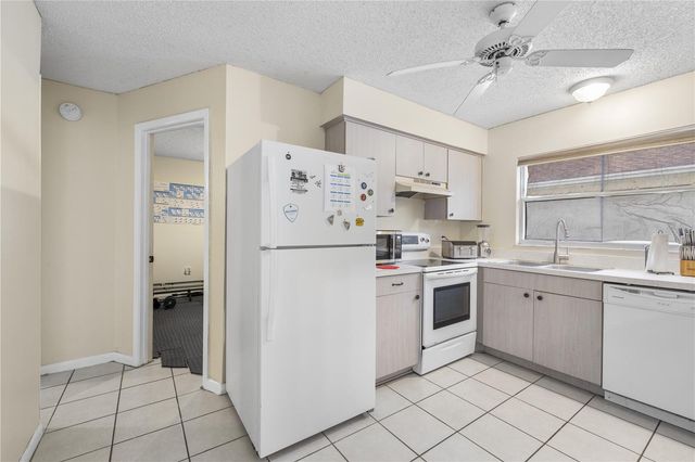 4753 SILVER CIRCLE, Zephyrhills, FL 33541