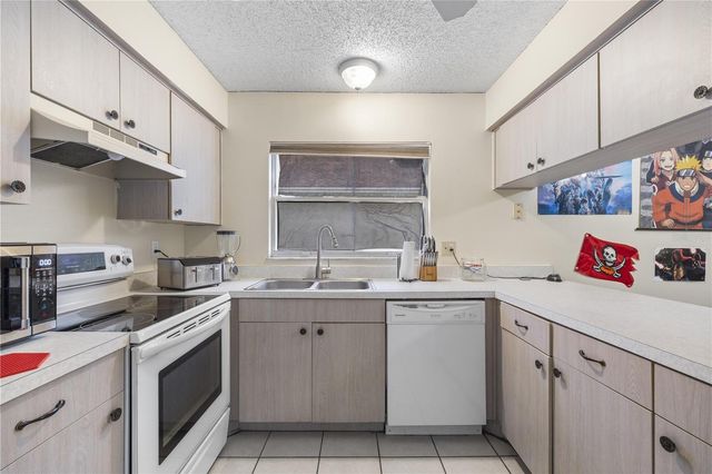 4753 SILVER CIRCLE, Zephyrhills, FL 33541